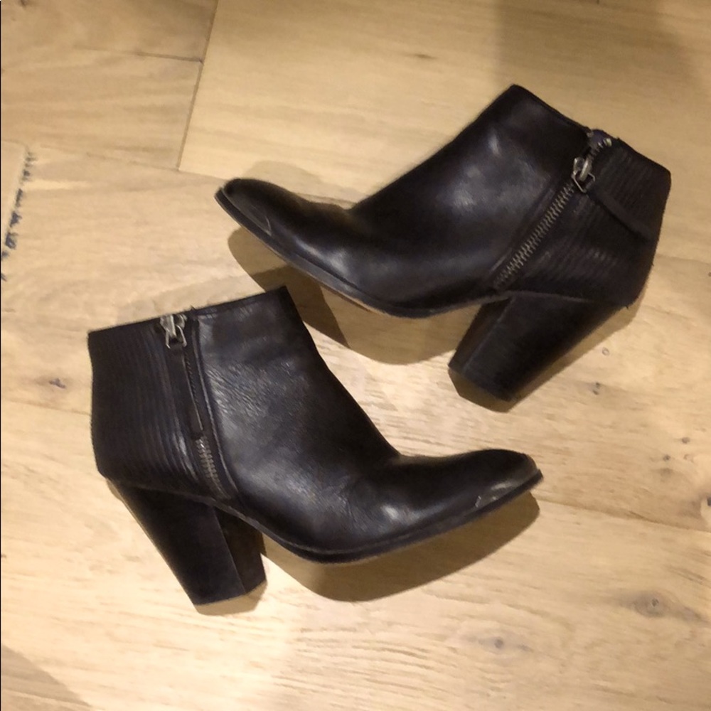 Dolce Vita Black Leather Booties. Size 7.5